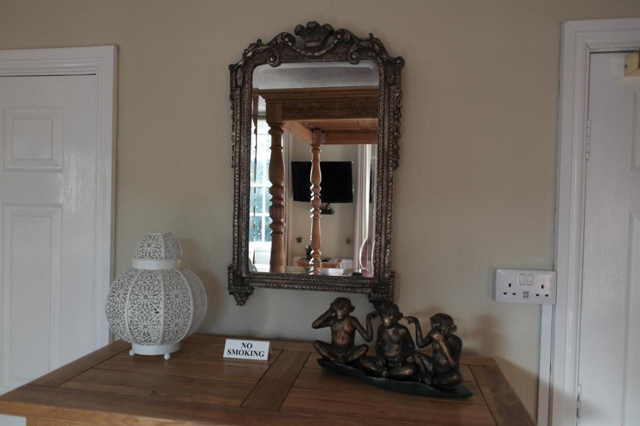 White Linen Whitby, Room Only Bagian luar foto